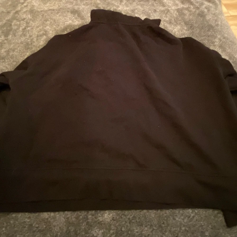 Calvin Klein  Women Black Hoodie Crop Top size large - Picture 4 of 4